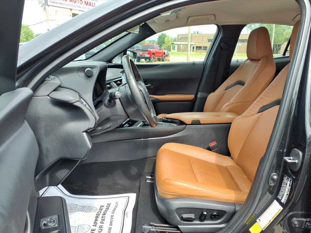Used 2021 Lexus UX 200 w/ Accessory Package (Z1) FWD image 25