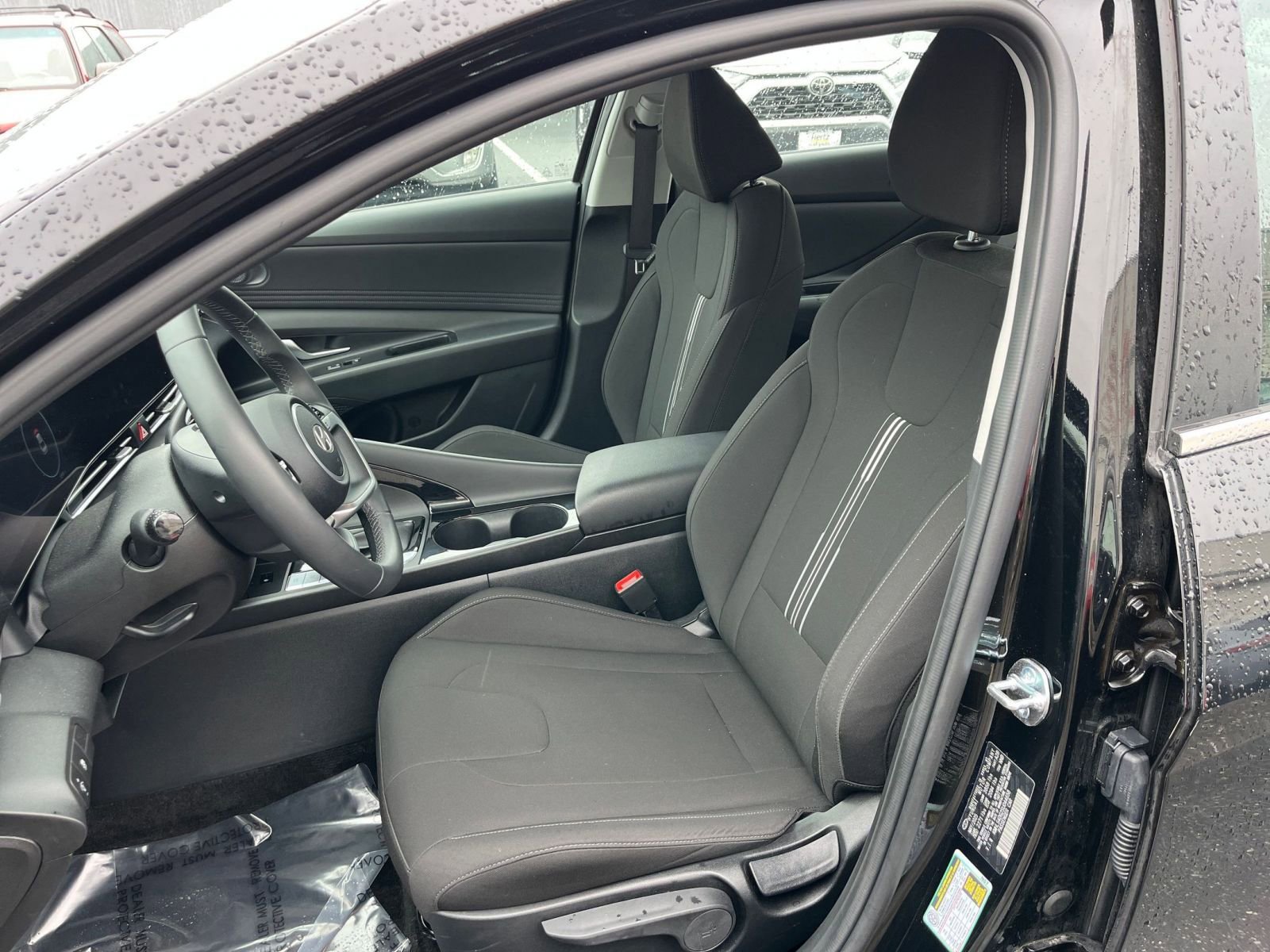 Used 2025 Hyundai Elantra SEL image 37