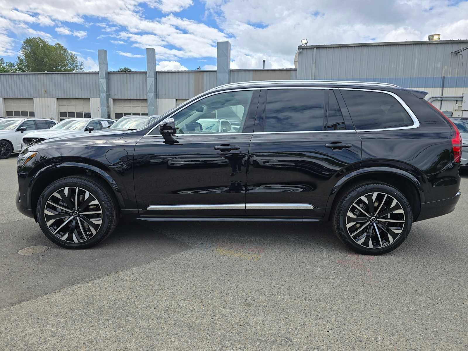 New 2026 Volvo XC90 T8 Plus w/ Protection Package AWD/4WD image 6