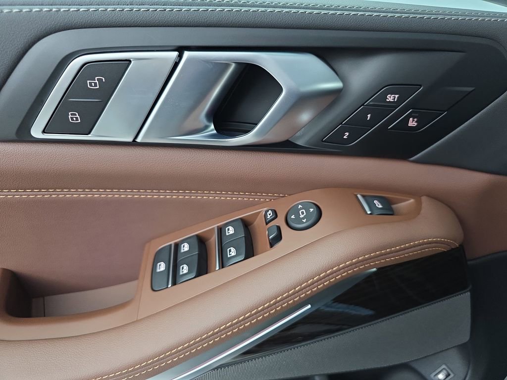 New 2026 BMW X5 xDrive50e w/ Executive Package image 27