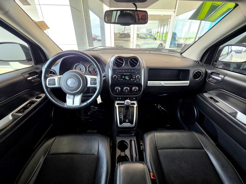Used 2017 Jeep Compass Latitude AWD/4WD image 13