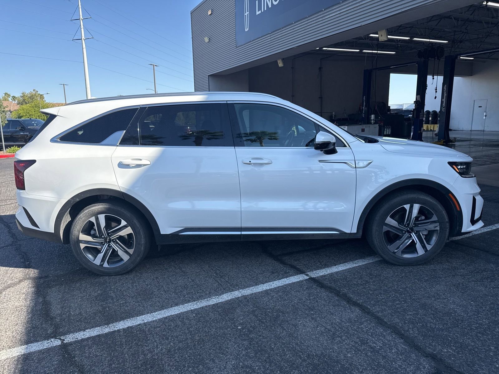 Used 2023 Kia Sorento SX Prestige AWD/4WD image 4