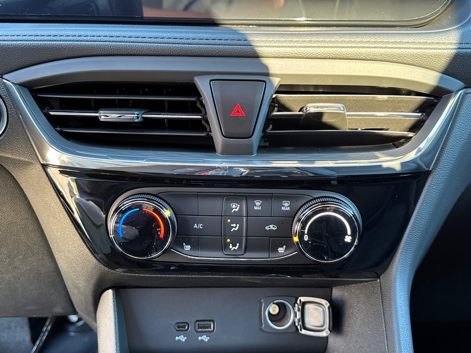 New 2026 Buick Encore GX Sport Touring w/ Comfort Package FWD image 31