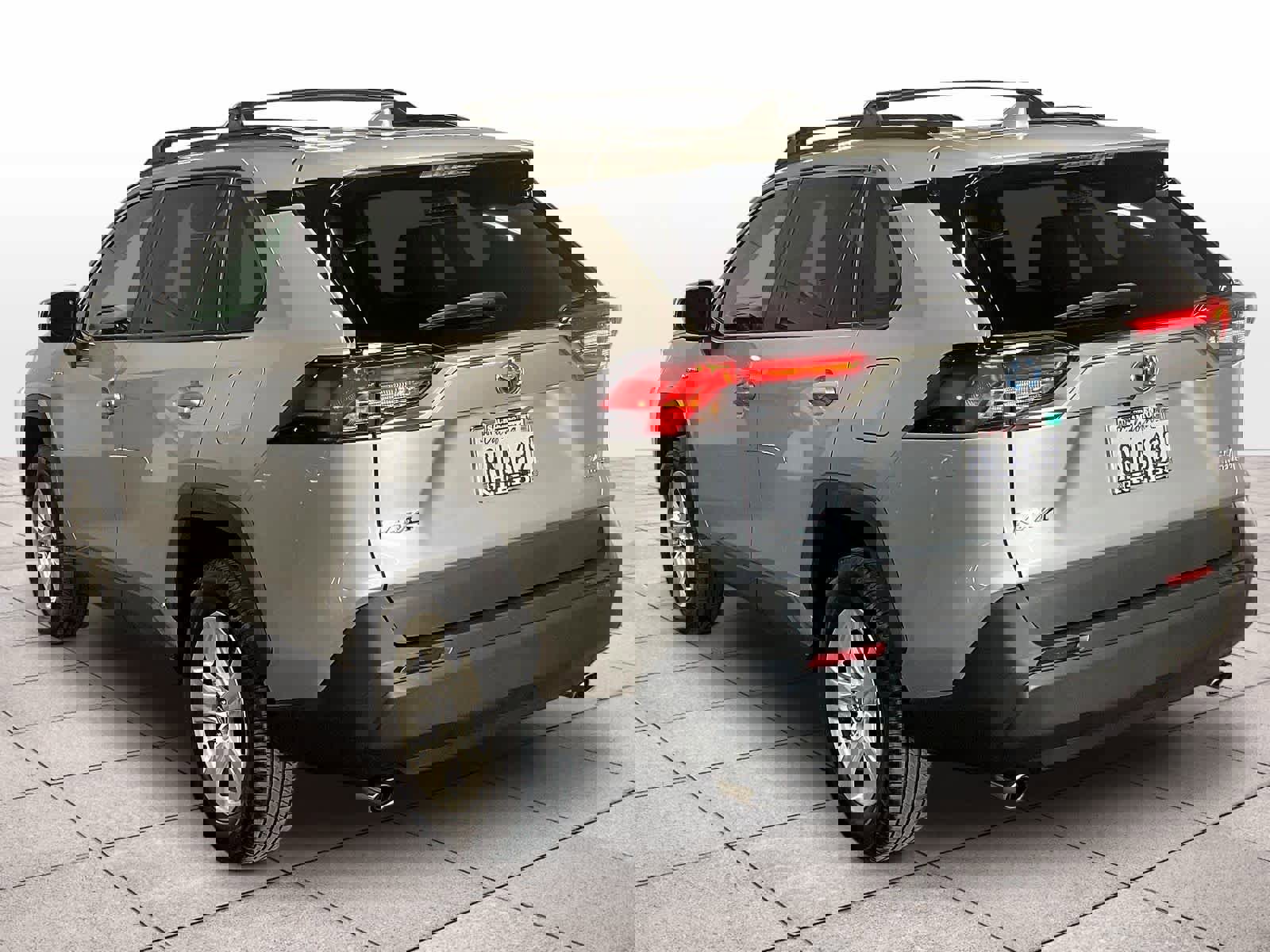 Used 2020 Toyota RAV4 XLE w/ Convenience Package image 13