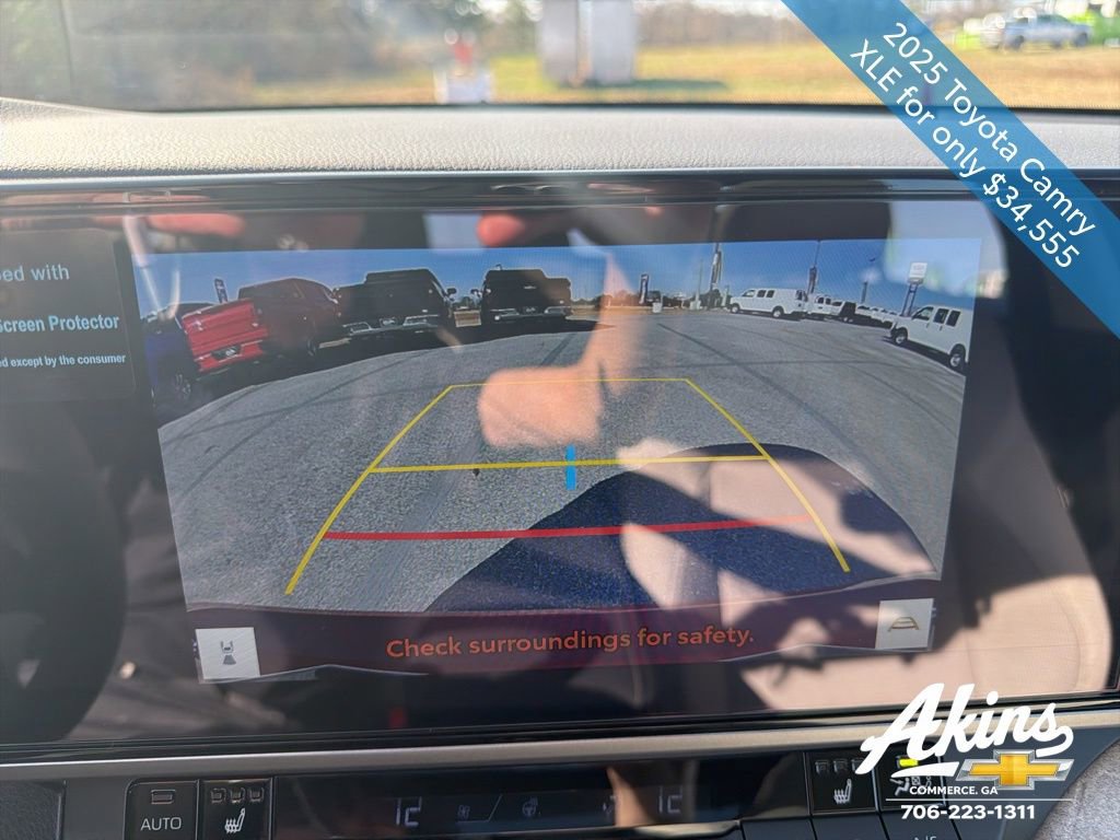 Used 2025 Toyota Camry XLE image 24