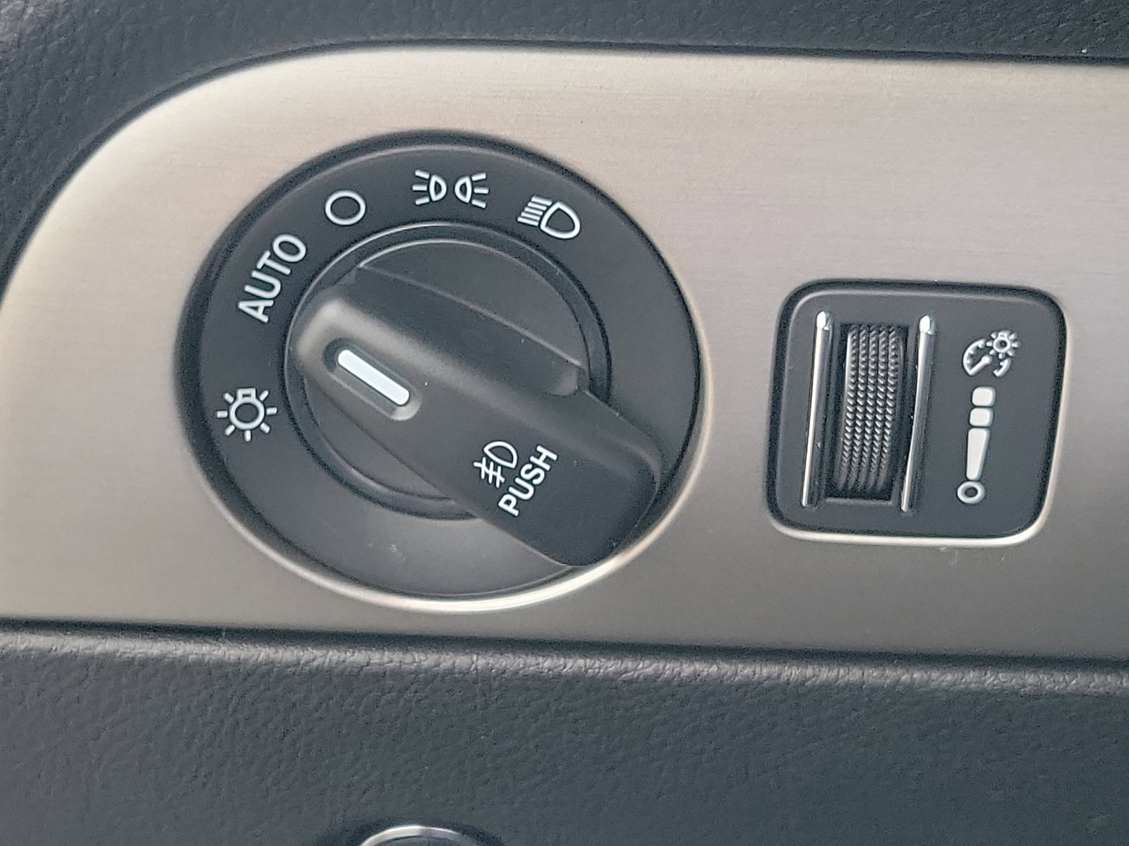 Certified 2020 Dodge Durango SXT image 22