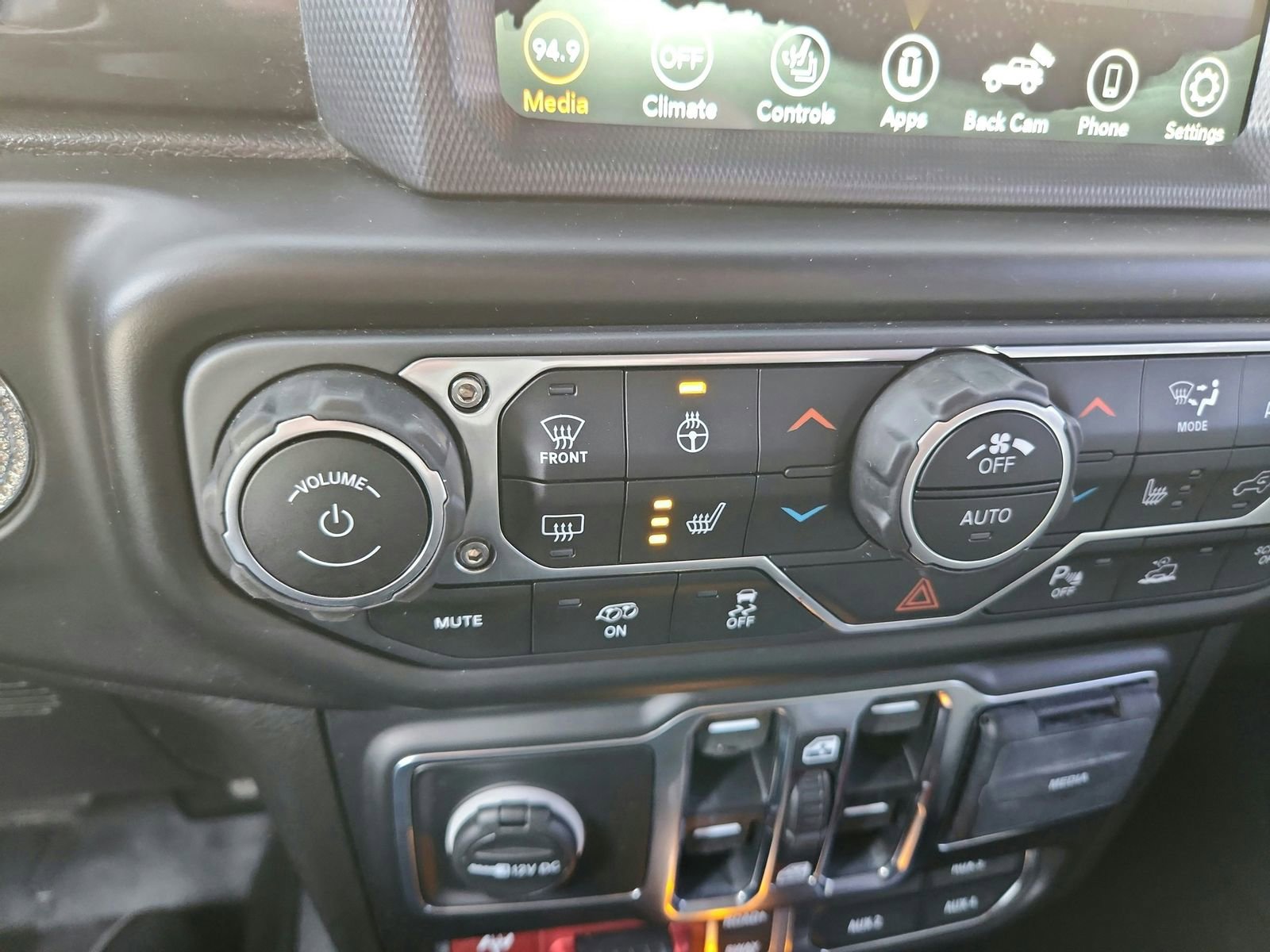 Used 2021 Jeep Wrangler Unlimited Rubicon w/ Trailer Tow Package image 19