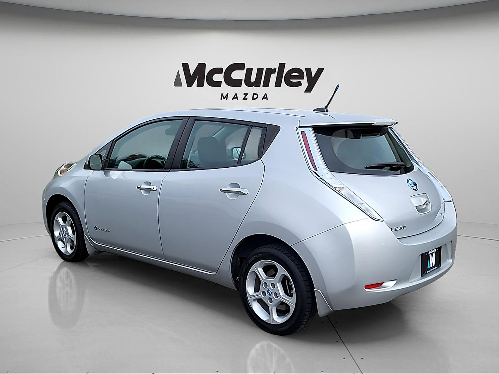 Used 2014 Nissan Leaf SV FWD image 5