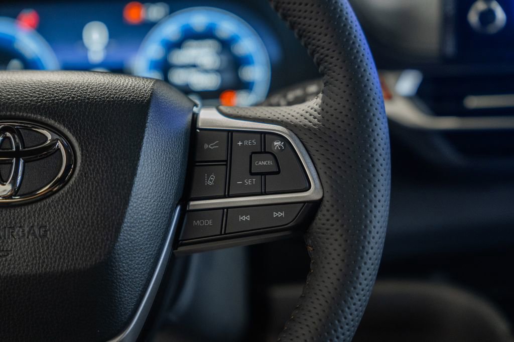 New 2026 Toyota Sienna Platinum image 29