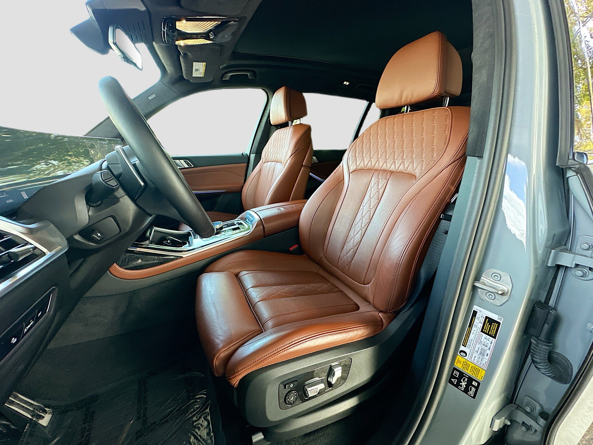 Certified 2024 BMW X7 M60i w/ Executive Package image 22