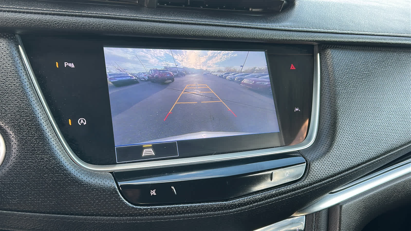 Used 2023 Cadillac XT6 Luxury AWD/4WD image 16