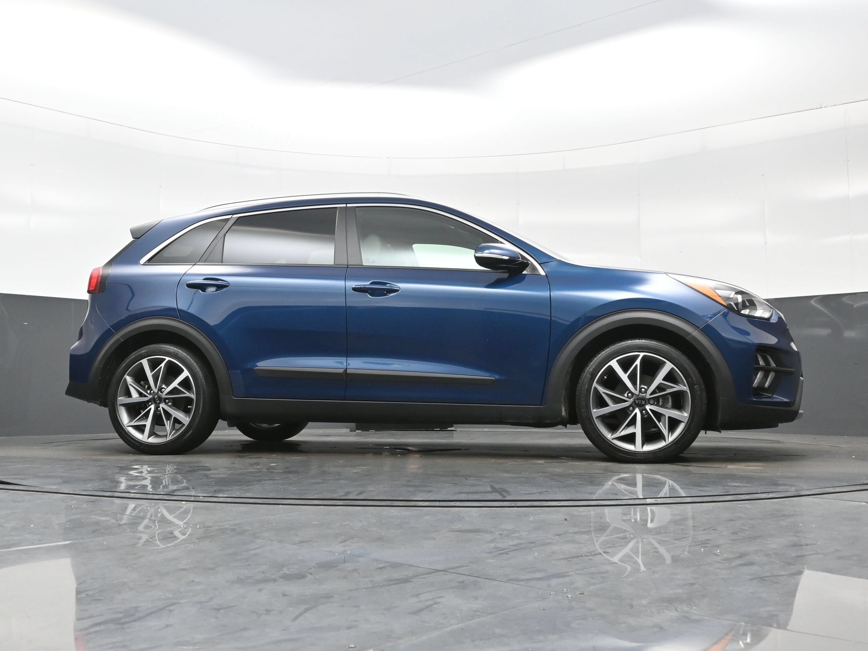 Used 2021 Kia Niro Touring FWD image 31