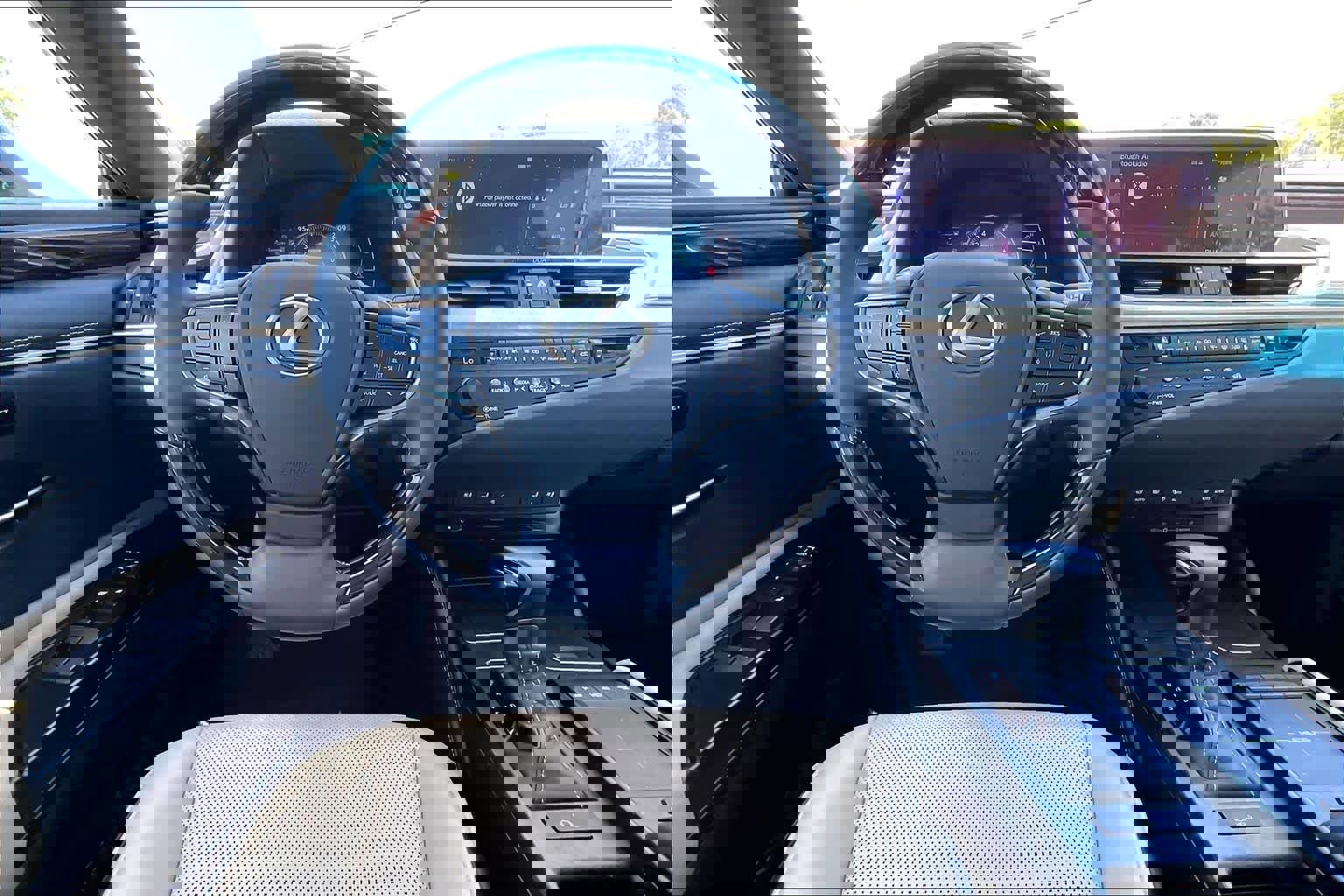 Used 2020 Lexus ES 350 w/ Premium Package image 6