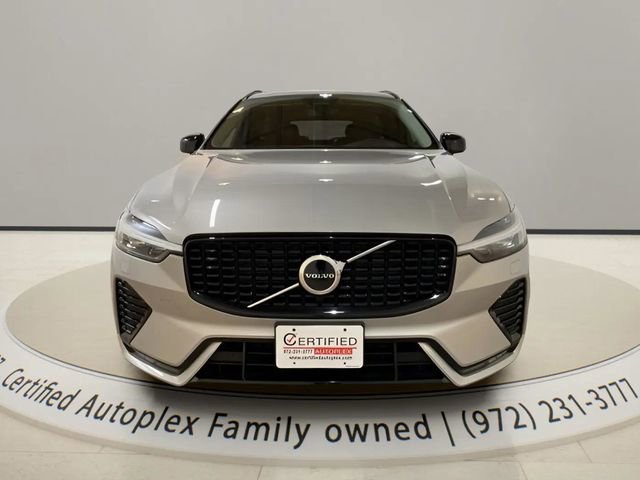 Used 2025 Volvo XC60 B5 Core AWD/4WD image 8