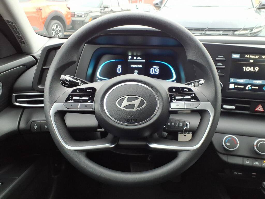 New 2026 Hyundai Elantra SE FWD image 11