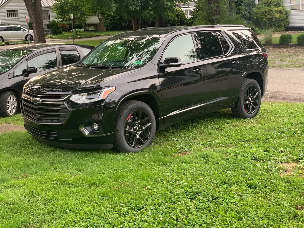 Used 2019 Chevrolet Traverse Premier w/ Redline Edition AWD/4WD image 2