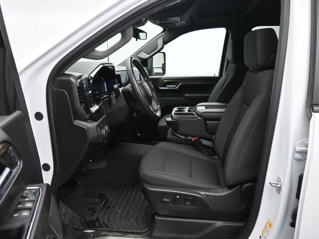 Used 2024 Chevrolet Silverado 2500 LT w/ Convenience Package image 25