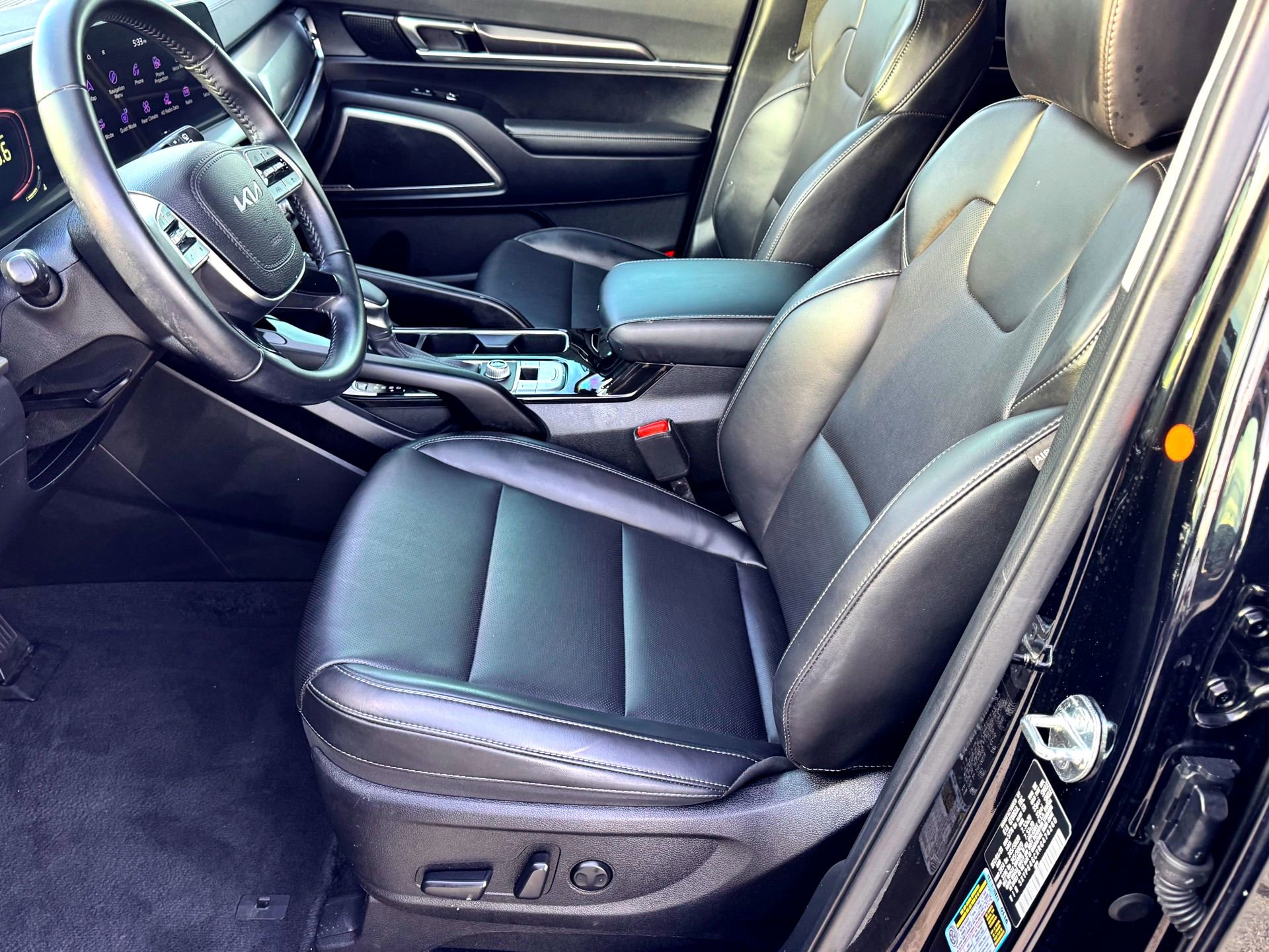 Used 2024 Kia Telluride S image 12