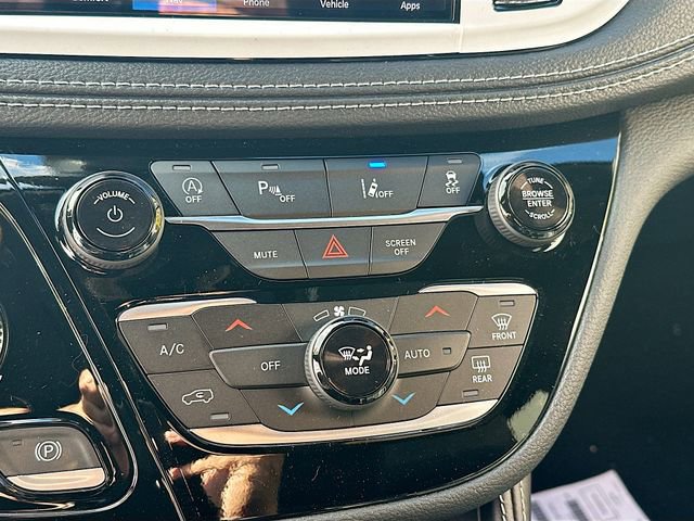 New 2026 Chrysler Pacifica Limited w/ S Appearance Package image 17