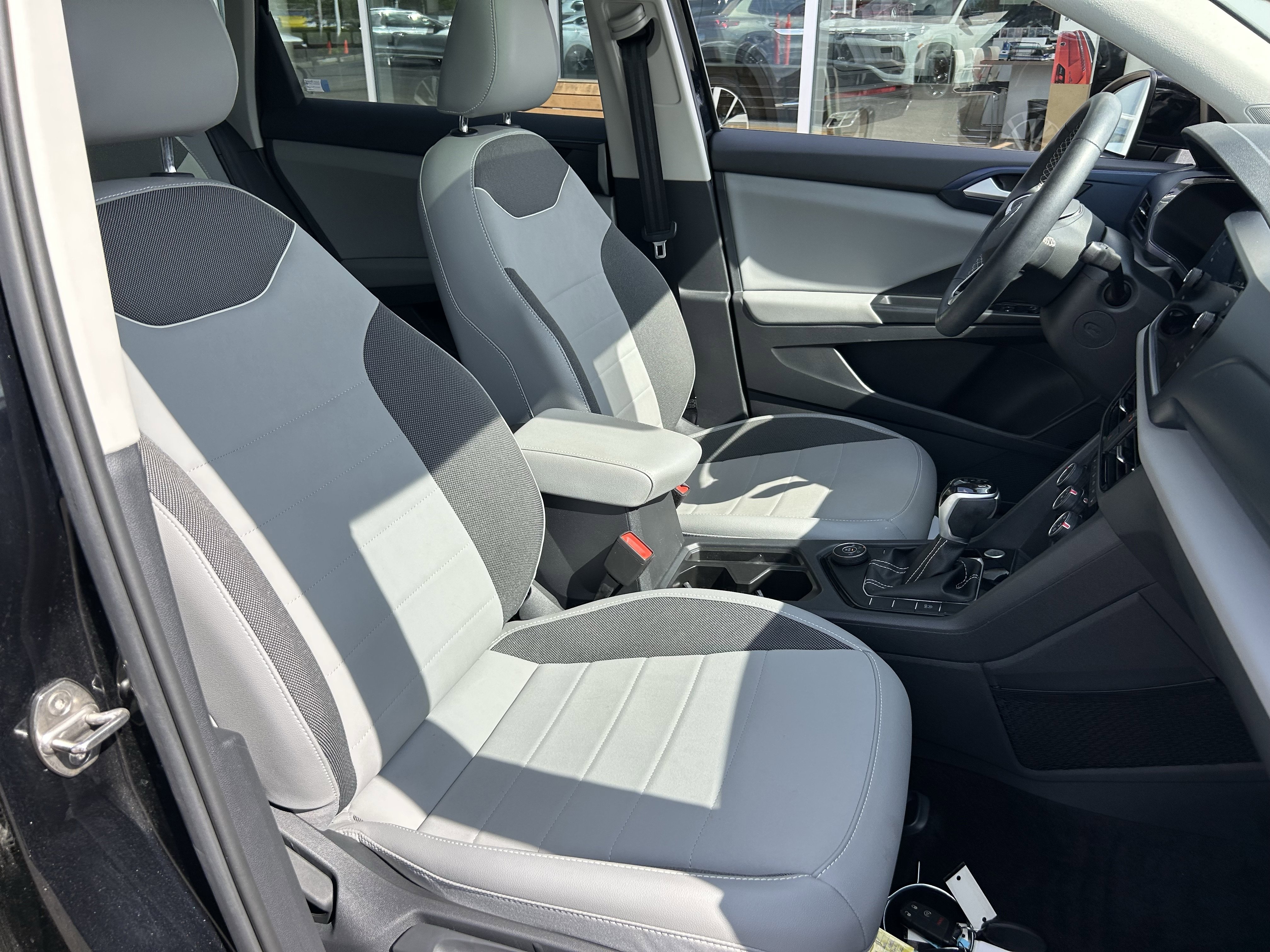 Certified 2023 Volkswagen Taos SE w/ Panoramic Sunroof Package AWD/4WD image 26