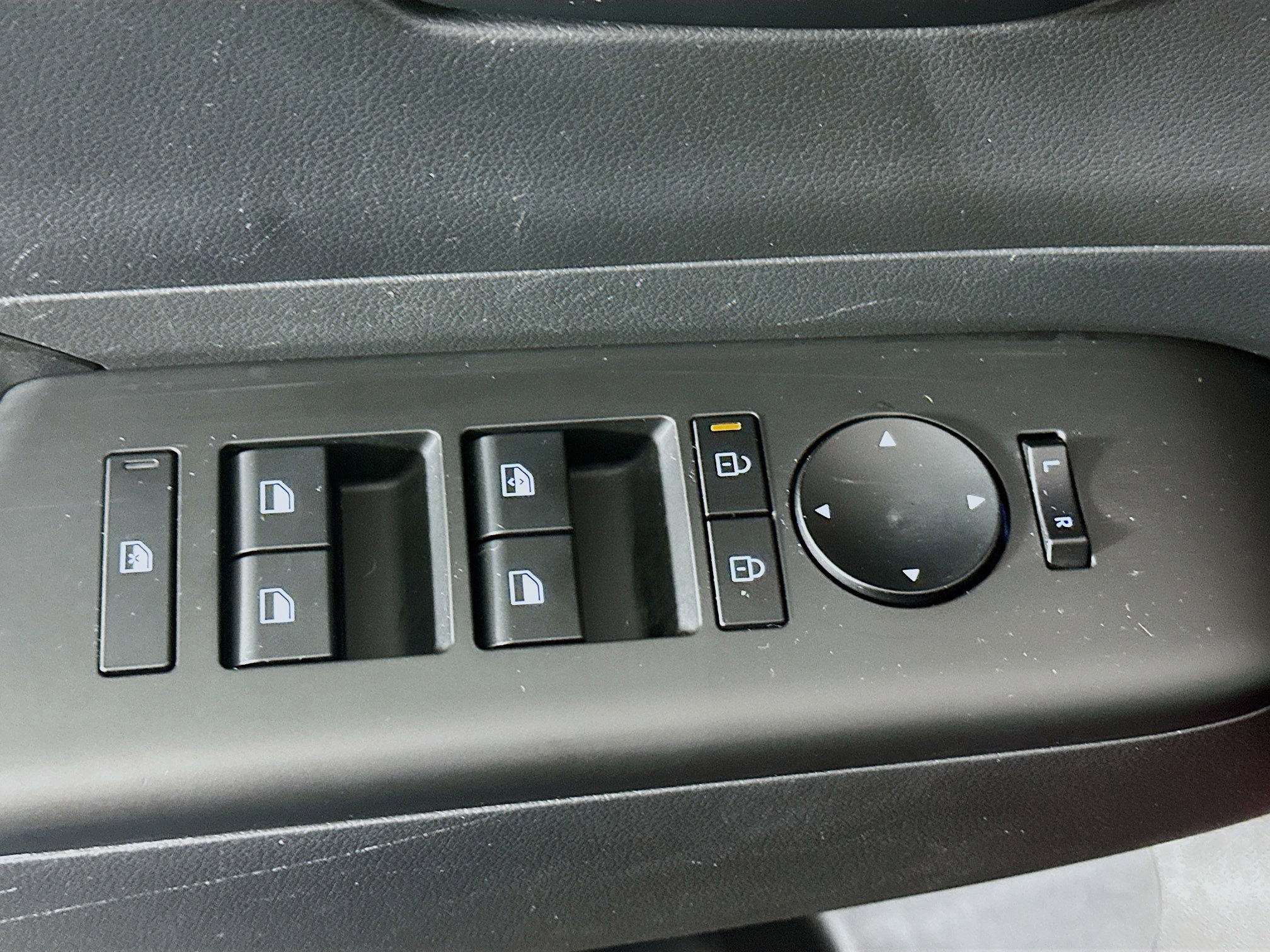 Used 2025 Hyundai Kona SEL image 15