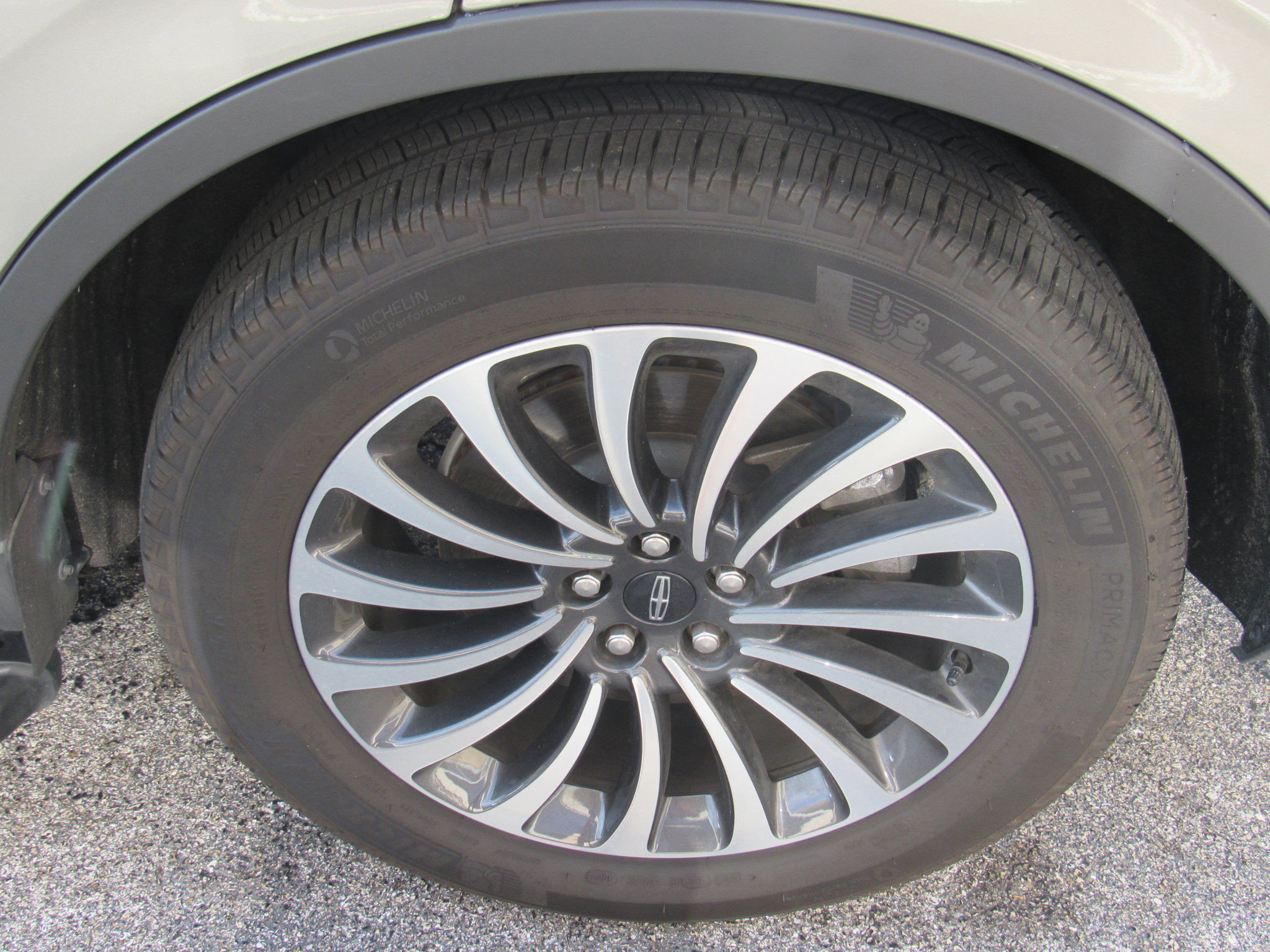 Used 2023 Lincoln Aviator Reserve w/ Equipment Group 201A image 10