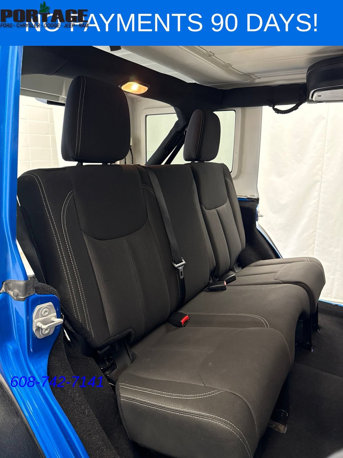 Used 2016 Jeep Wrangler Unlimited Sahara w/ Connectivity Group AWD/4WD image 31