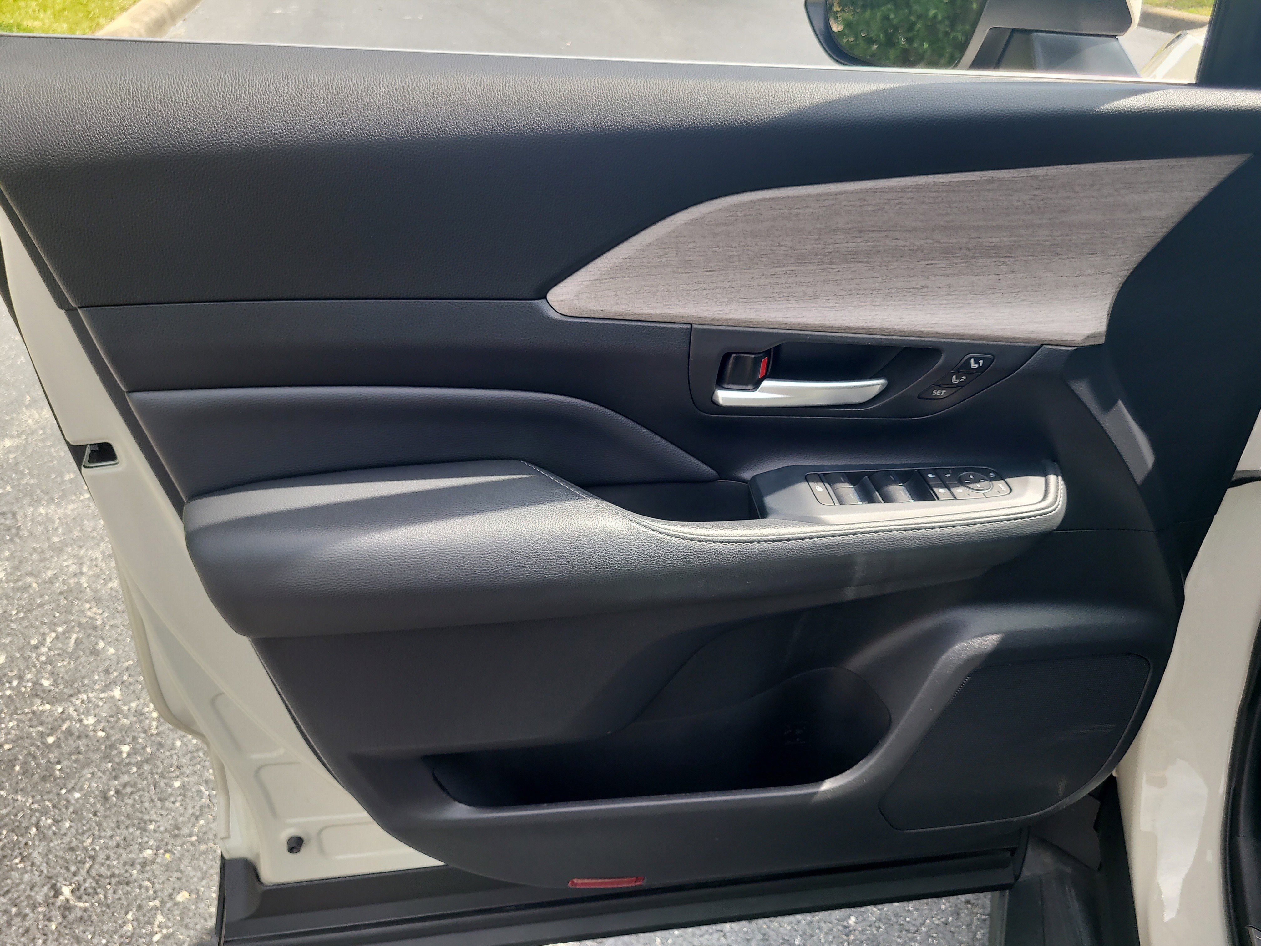 Certified 2024 Toyota Grand Highlander AWD image 19