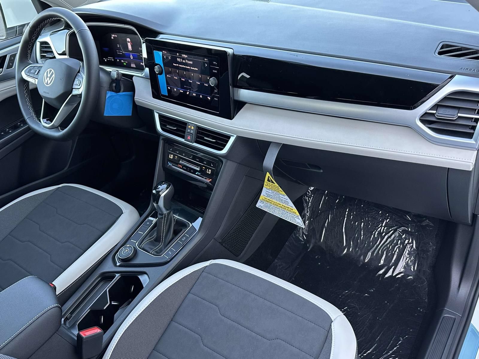 New 2026 Volkswagen Taos SE AWD/4WD image 12