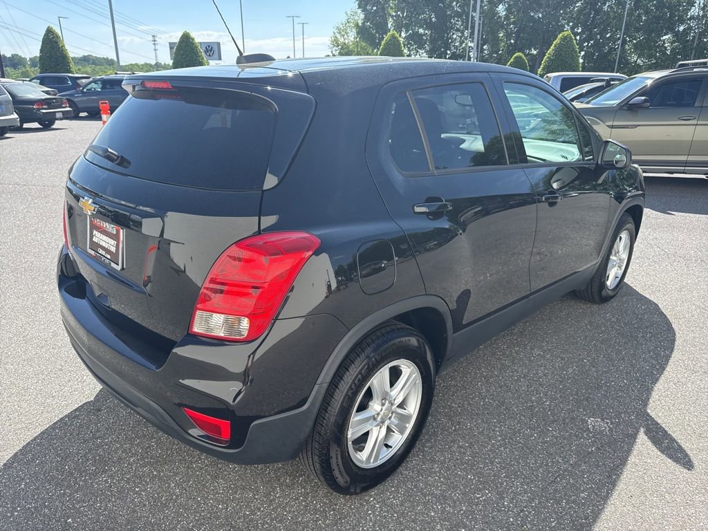 Used 2022 Chevrolet Trax LS w/ Tint and Cruise Package image 7