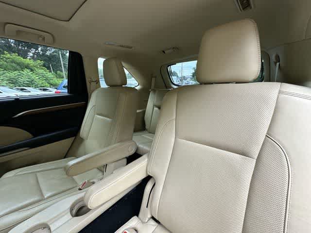 Used 2017 Toyota Highlander Limited Platinum AWD/4WD image 18