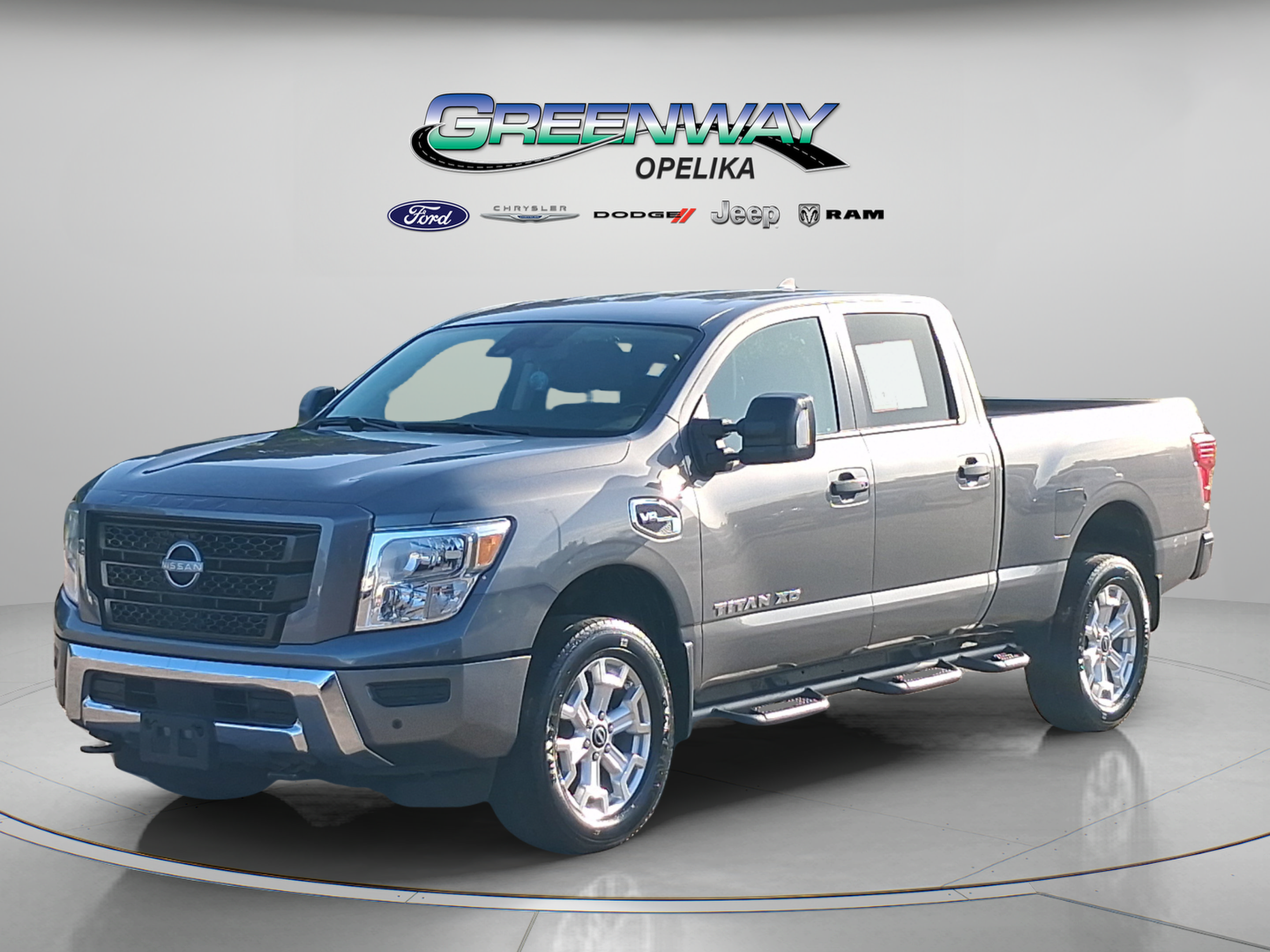 Used 2024 Nissan Titan SV w/ SV Convenience Package AWD/4WD image 3