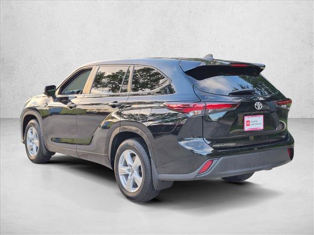Certified 2024 Toyota Highlander LE FWD image 7