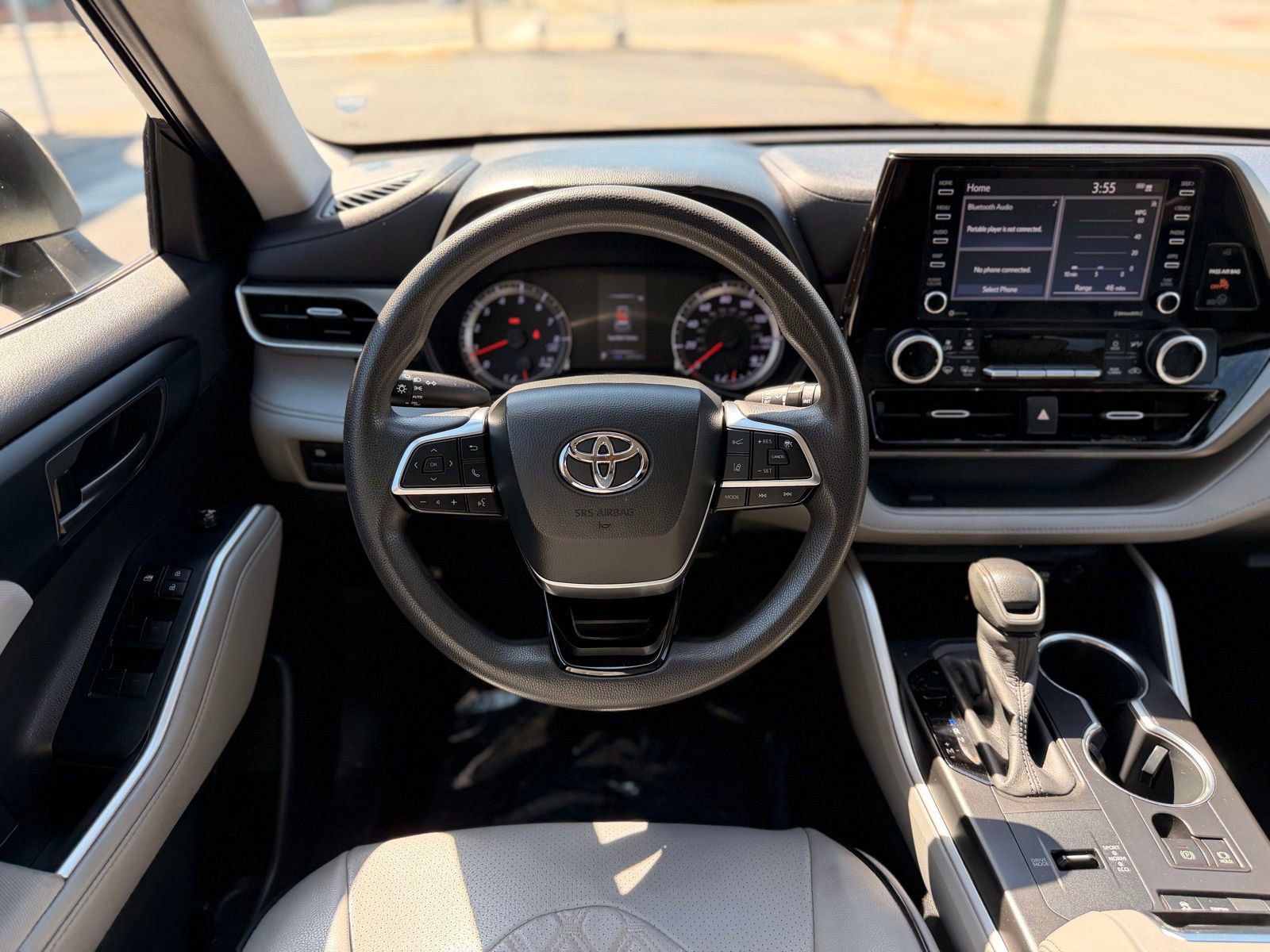 Used 2020 Toyota Highlander L FWD image 28