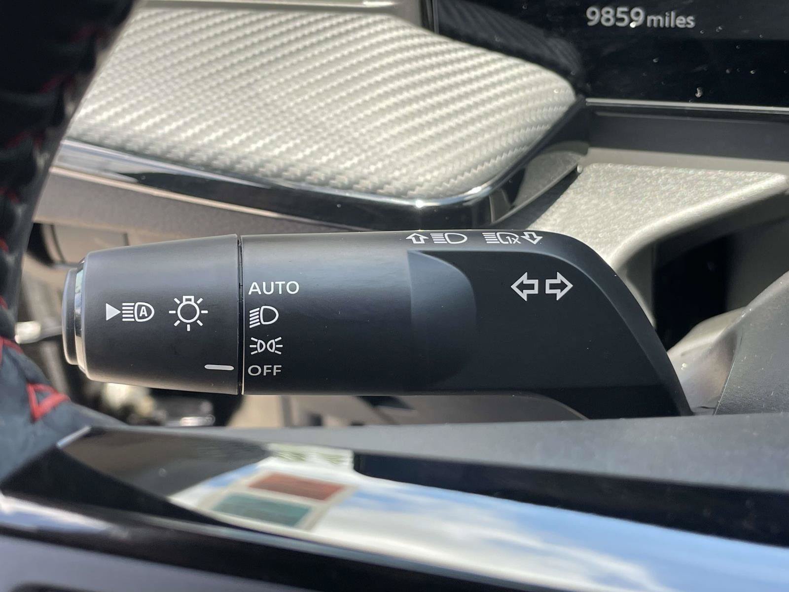 Used 2025 Nissan Kicks SR FWD image 19