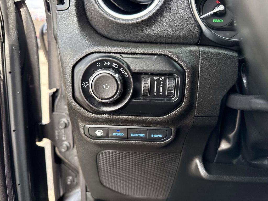 Used 2021 Jeep Wrangler Unlimited Sahara w/ Cold Weather Group image 12