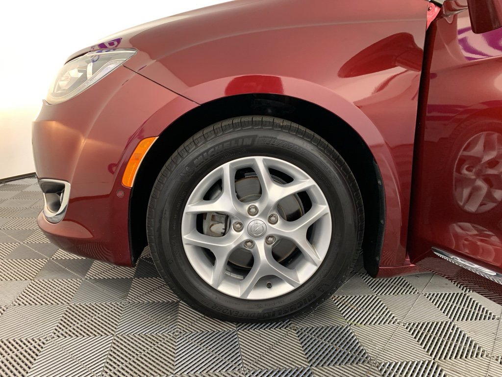 Used 2017 Chrysler Pacifica Touring-L Plus w/ Advanced Safetytec Group image 12