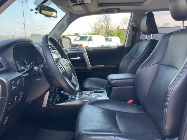 Used 2017 Toyota 4Runner Limited AWD/4WD image 2