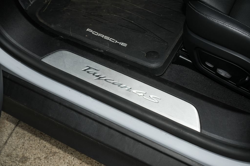 Certified 2025 Porsche Taycan 4S AWD/4WD image 21