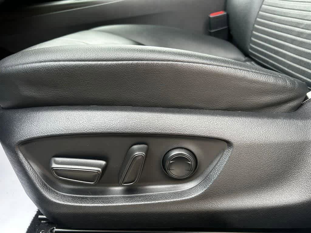 Used 2023 Toyota Camry SE image 16