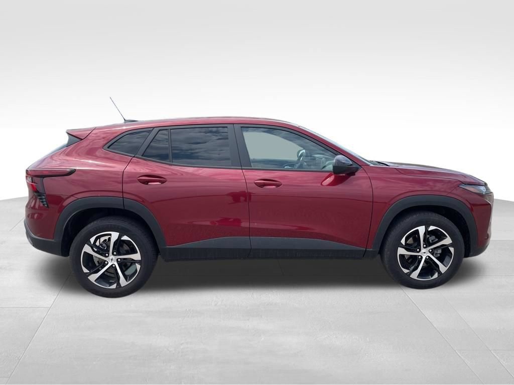 Used 2025 Chevrolet Trax RS w/ Driver Confidence Package FWD image 9