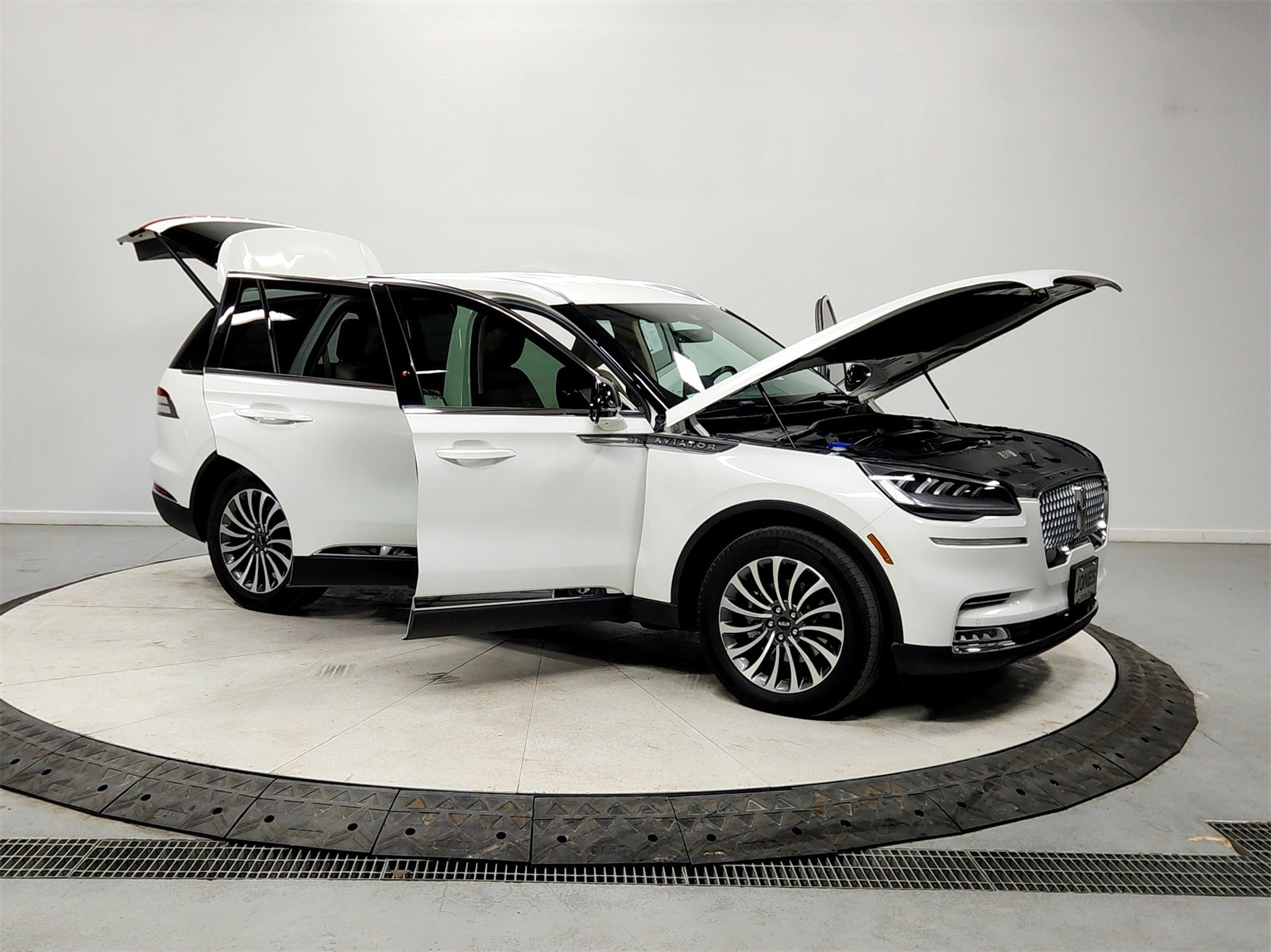 Used 2020 Lincoln Aviator Reserve image 9