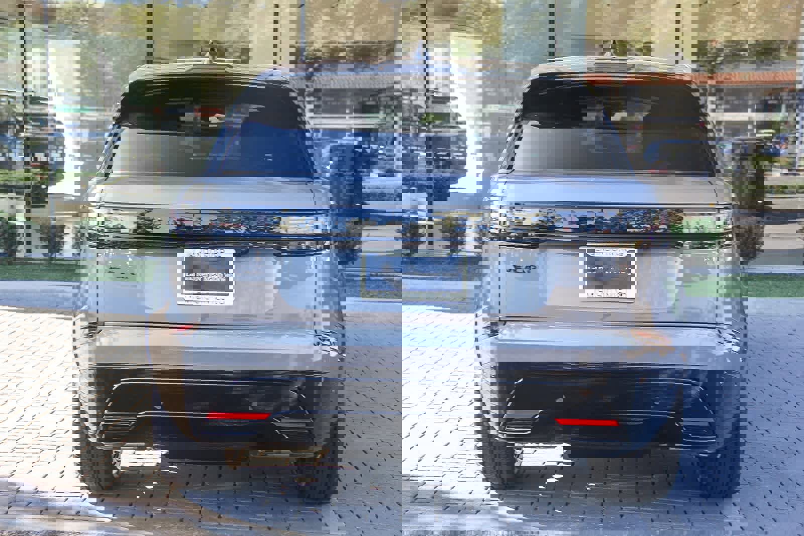 New 2026 Land Rover Range Rover Velar Dynamic SE image 5