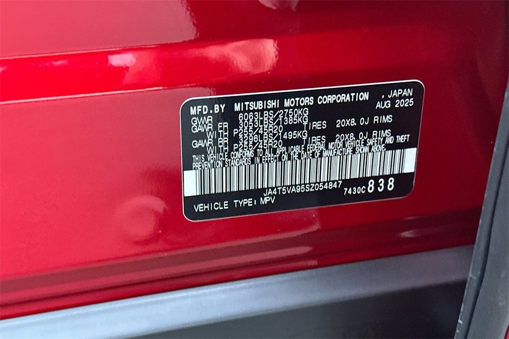 New 2025 Mitsubishi Outlander SE image 28