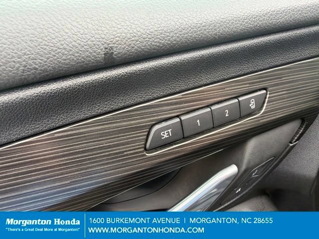 Used 2024 GMC Terrain SLT AWD/4WD image 11