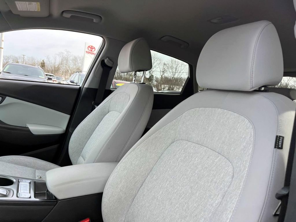 Certified 2023 Hyundai Kona SE w/ Cargo Package image 10