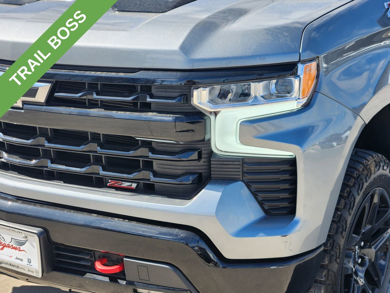 Used 2023 Chevrolet Silverado 1500 LT Trail Boss w/ Convenience Package II image 9