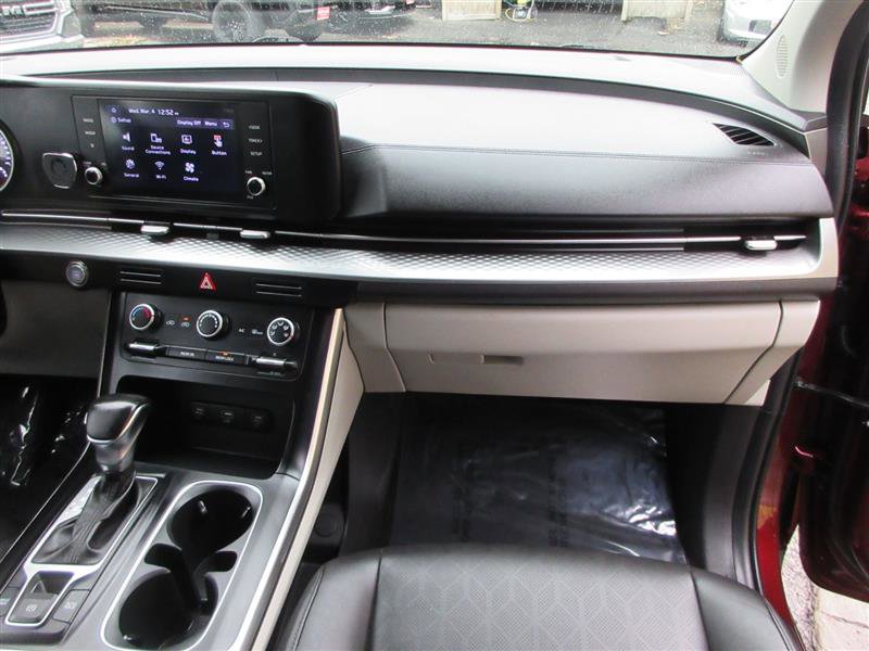 Used 2022 Kia Carnival LX image 31