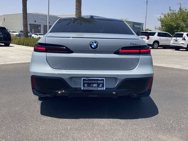 Used 2025 BMW 740i w/ Premium Package RWD image 7