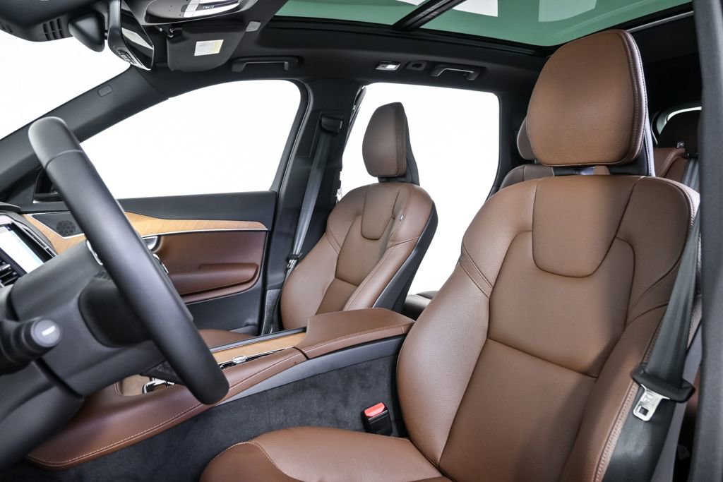 Certified 2024 Volvo XC90 T8 Core image 7